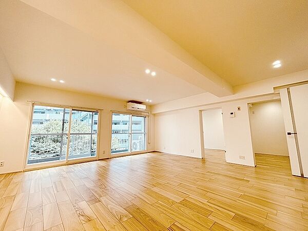 apartment 東京都西東京市谷戸町３丁目
地図を見る