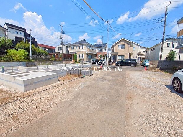 周辺は住宅が建ち並ぶ閑静な住宅街です。