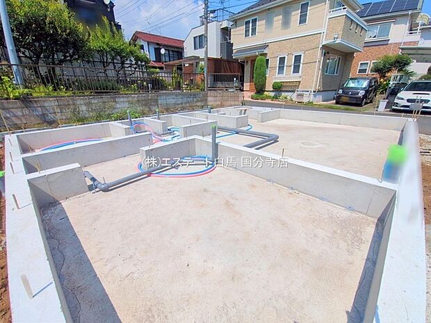 現在建物を建築中です、建築中の物件については現地確認の他、同施工会社の完成施工例のご案内、担当者のプレゼンテーションにてご検討ください。適切なご検討の方法をご説明させて頂きます。