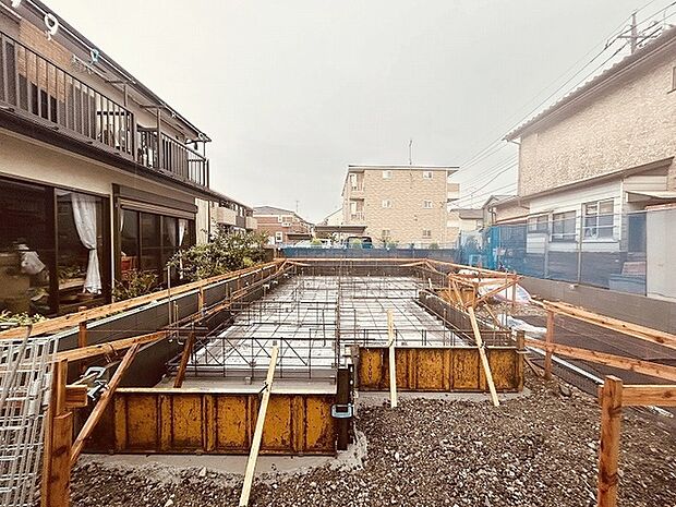 現在建物を建築中です、建築中の物件については現地確認の他、同施工会社の完成施工例のご案内、担当者のプレゼンテーションにてご検討ください。適切なご検討の方法をご説明させて頂きます。 