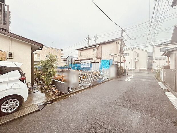 周辺は住宅が建ち並ぶ閑静な住宅街です。