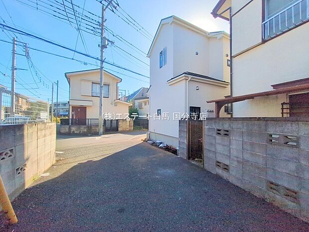 現地のご見学予約もスタートしました。周辺で売りに出ている物件も沢山御座います。まとめてご見学ができますのでお気軽にお申しつけください。 