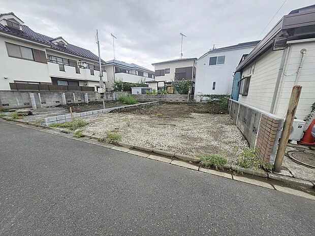 周辺のエリアで他にも沢山売りに出ている物件があります。インターネット掲載前の情報などもありますのでお気軽にお問合せください。まとめてご見学できます。 