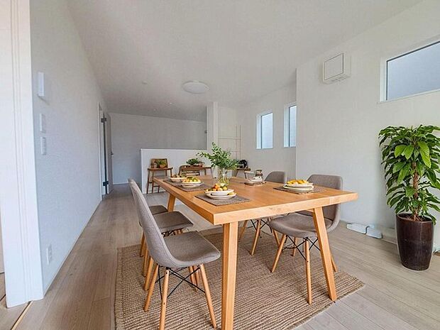 本画像はCGで作成しており、実際に現地に家具は置かれておりません。また、価格に家具は含まれておりません。