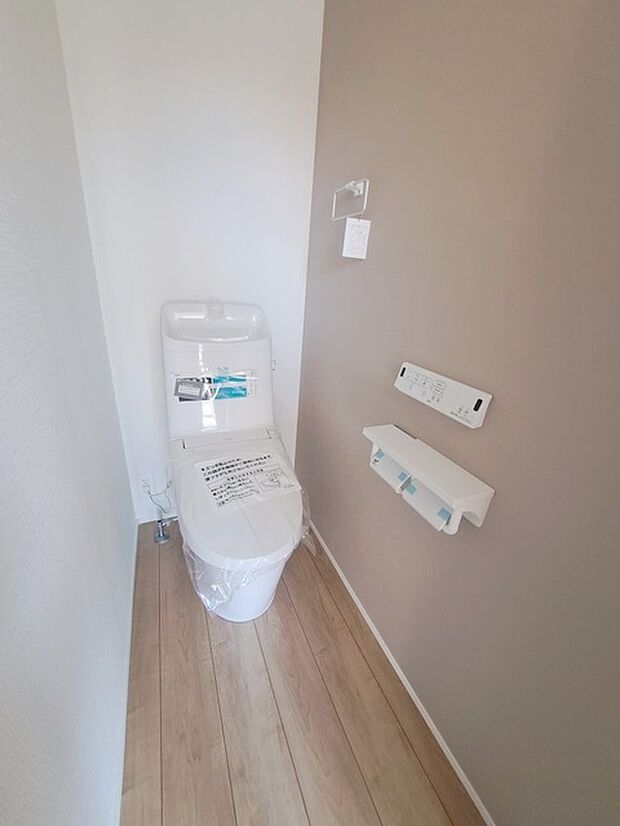 トイレにはウォシュレット機能を標準装備。