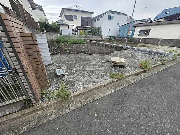 現在建物を建築中です、建築中の物件については現地確認の他、同施工会社の完成施工例のご案内、担当者のプレゼンテーションにてご検討ください。適切なご検討の方法をご説明させて頂きます。