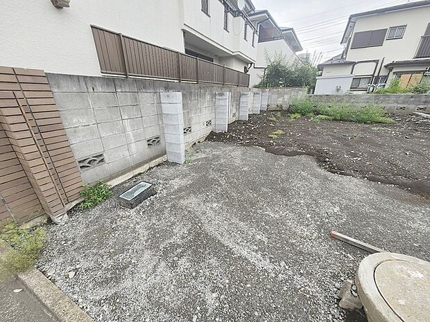 現地のご見学予約もスタートしました。周辺で売りに出ている物件も沢山御座います。まとめてご見学ができますのでお気軽にお申しつけください。