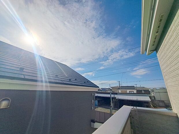 窓からの眺望です。実際に現地で眺望もご確認ください。 