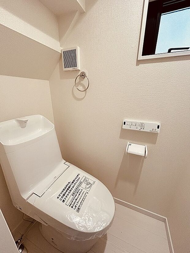 トイレにはウォシュレット機能を標準装備。 IMG_5860