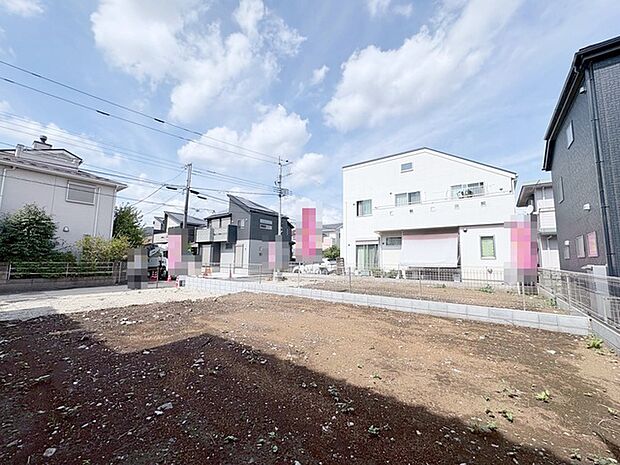 現地ご見学の際、スタッフが様々なご質問に対応いたします、周辺環境、前面道路、建築可能な建物について、ぜひご相談ください。 