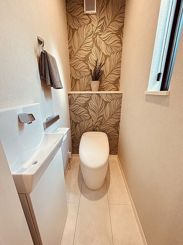 トイレにはウォシュレット機能を標準装備。 