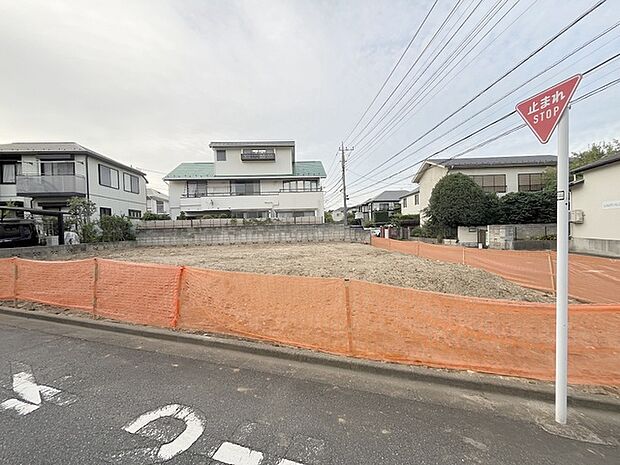 周辺のエリアで他にも沢山売りに出ている物件があります。インターネット掲載前の情報などもありますのでお気軽にお問合せください。まとめてご見学できます。