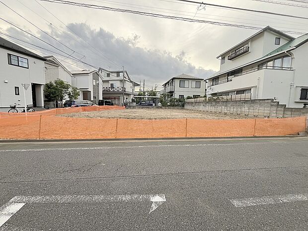 現地のご見学予約もスタートしました。周辺で売りに出ている物件も沢山御座います。まとめてご見学ができますのでお気軽にお申しつけください。