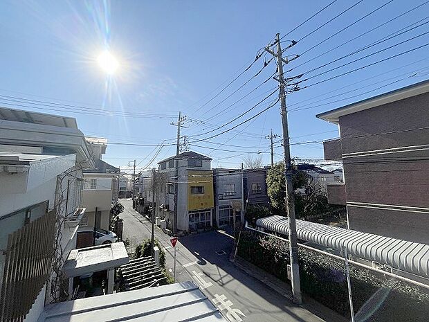 窓からの眺望です。実際に現地で眺望もご確認ください。