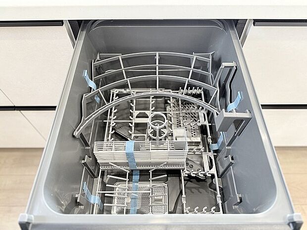 毎日の家事をサポートしてくれる食洗器も標準に装備。ちょっと嬉しい設備です 