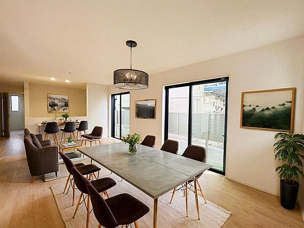 本画像はCGで作成しており、実際に現地に家具は置かれておりません。また、価格に家具は含まれておりません。 