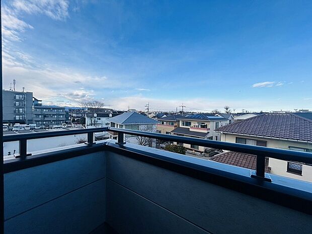 窓からの眺望です。実際に現地で眺望もご確認ください。