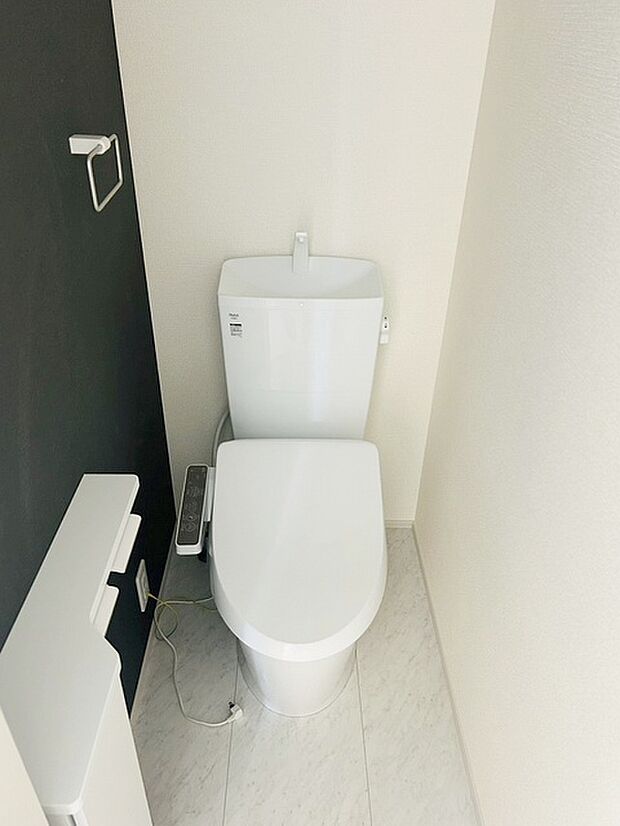 トイレにはウォシュレット機能を標準装備。