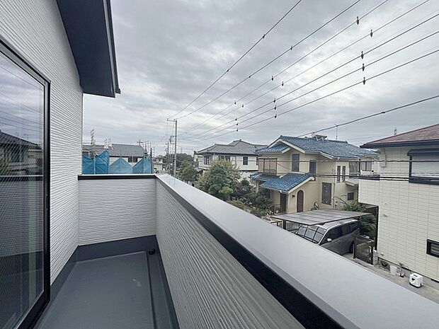 窓からの眺望です。実際に現地で眺望もご確認ください。
