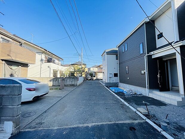 周辺は住宅が建ち並ぶ閑静な住宅街です。 
