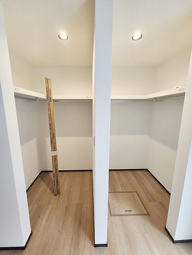 各所に効率的に配置された収納スペースがあり、日常のモノをすっきりと収納できます。