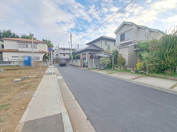 周辺は住宅が建ち並ぶ閑静な住宅街です。 