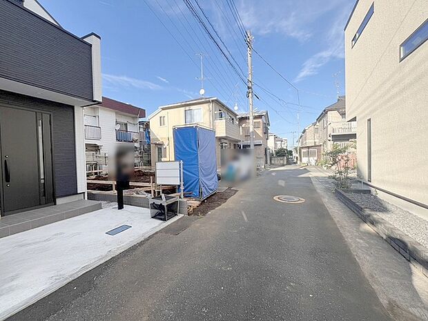 安心して暮らすことのできる住宅街。　住宅地の道路は一般に交通量が少なく車などの騒音が少ないため、住民にとって静かな生活環境が提供されます。 