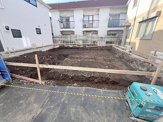 現地のご見学予約もスタートしました。周辺で売りに出ている物件も沢山御座います。まとめてご見学ができますのでお気軽にお申しつけください。 