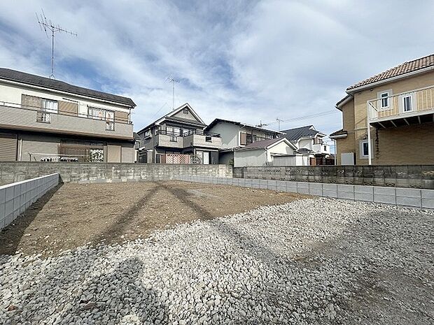 周辺のエリアで他にも沢山売りに出ている物件があります。インターネット掲載前の情報などもありますのでお気軽にお問合せください。まとめてご見学できます。 