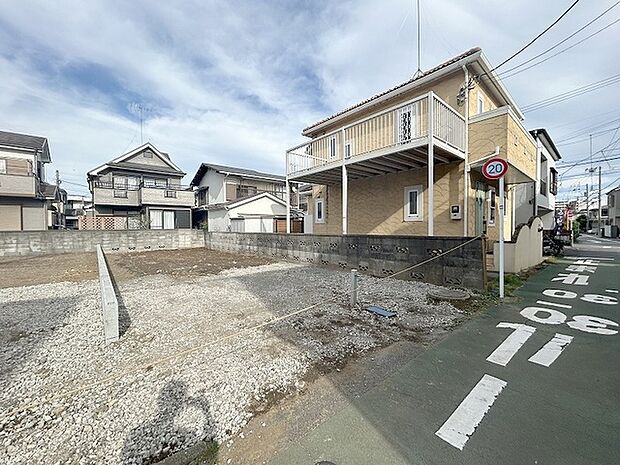 現地のご見学予約もスタートしました。周辺で売りに出ている物件も沢山御座います。まとめてご見学ができますのでお気軽にお申しつけください。