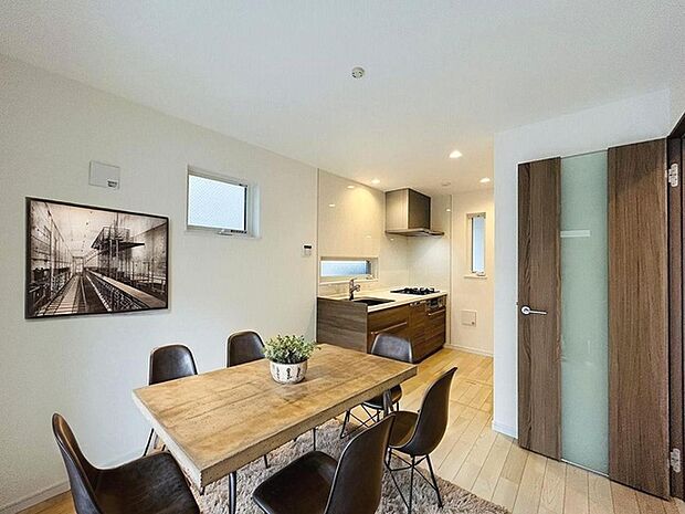 本画像はCGで作成しており、実際に現地に家具は置かれておりません。また、価格に家具は含まれておりません。