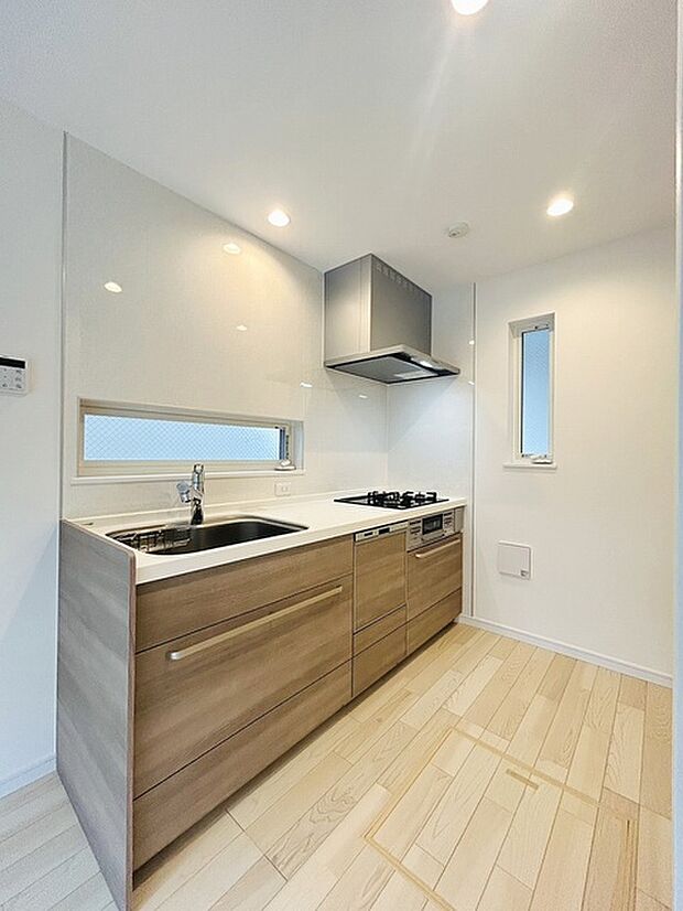 キッチンは、カウンターや壁付けタイプ、アイランドタイプ様々なパターンが御座います。 