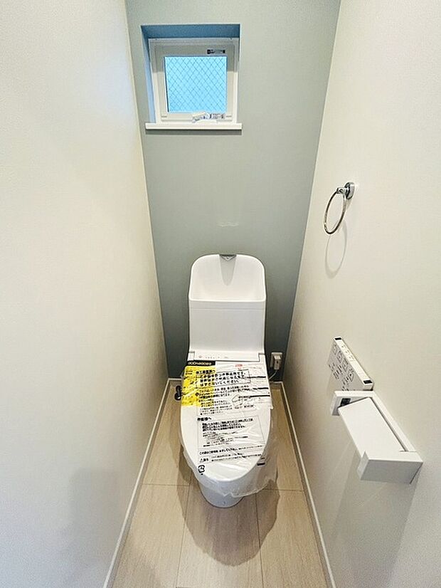 トイレにはウォシュレット機能を標準装備。