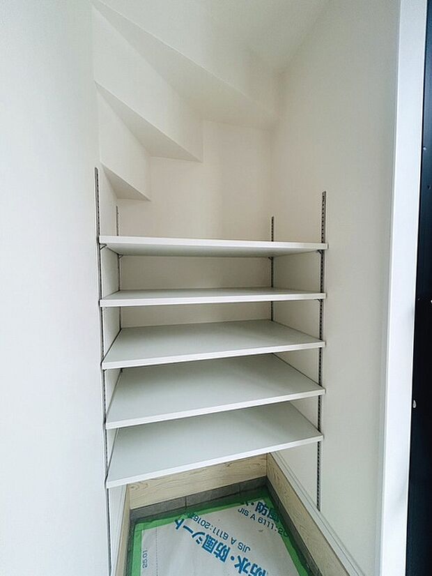 周辺のエリアで他にも沢山売りに出ている物件があります。インターネット掲載前の情報などもありますのでお気軽にお問合せください。まとめてご見学できます。 