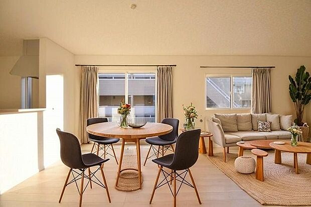 本画像はCGで作成しており、実際に現地に家具は置かれておりません。また、価格に家具は含まれておりません。 