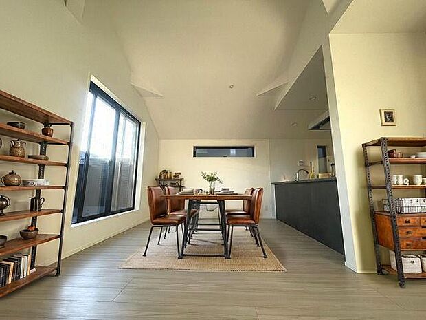 本画像はCGで作成しており、実際に現地に家具は置かれておりません。また、価格に家具は含まれておりません。