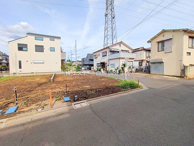 周辺は住宅が建ち並ぶ閑静な住宅街です。