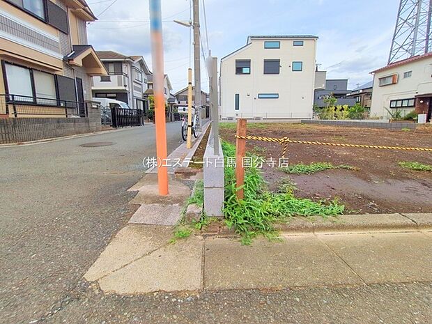 周辺のエリアで他にも沢山売りに出ている物件があります。インターネット掲載前の情報などもありますのでお気軽にお問合せください。まとめてご見学できます。 