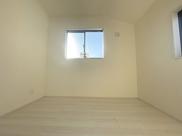 現地のご見学予約もスタートしました。周辺で売りに出ている物件も沢山御座います。まとめてご見学ができますのでお気軽にお申しつけください。