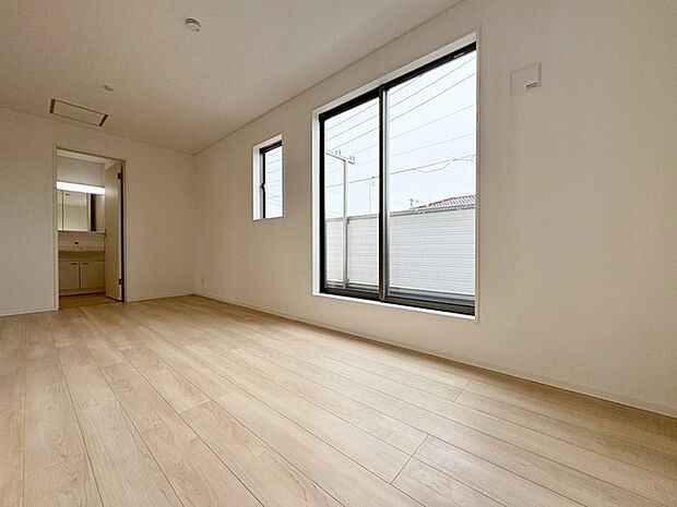 家族が一番集まる場所だから広々としつつも素敵な空間であって欲しい。みんながくつろぐリビングからキッチンまでが一つの空間のように繋がる間取り。 