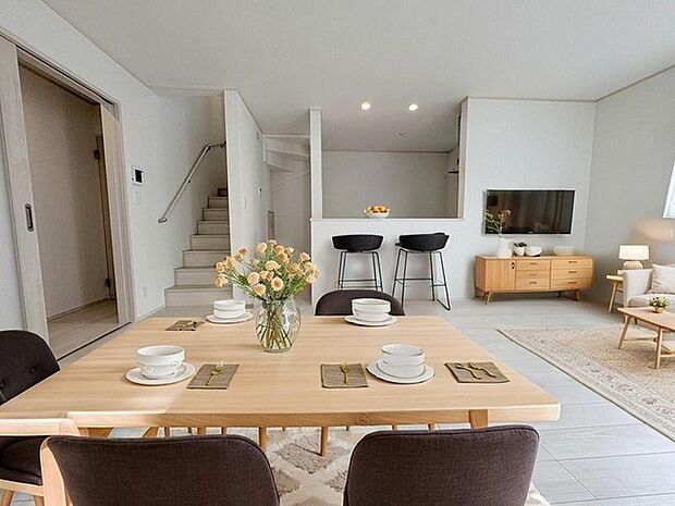 本画像はCGで作成しており、実際に現地に家具は置かれておりません。また、価格に家具は含まれておりません。 