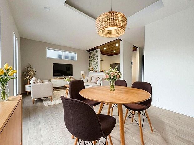 本画像はCGで作成しており、実際に現地に家具は置かれておりません。また、価格に家具は含まれておりません。 