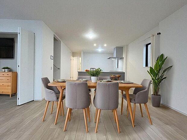 本画像はCGで作成しており、実際に現地に家具は置かれておりません。また、価格に家具は含まれておりません。 