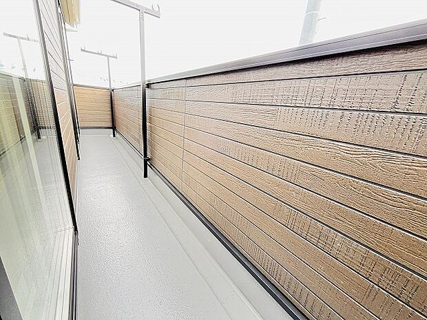 季節の変化や天気の良い日には、バルコニーでの時間が心地よく、気分をリフレッシュさせることができます。