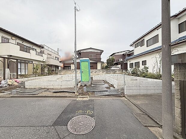 現在建物を建築中です、建築中の物件については現地確認の他、同施工会社の完成施工例のご案内、担当者のプレゼンテーションにてご検討ください。適切なご検討の方法をご説明させて頂きます。 