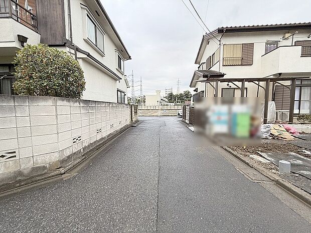 安心して暮らすことのできる住宅街。 住宅地の道路は一般に交通量が少なく車などの騒音が少ないため、住民にとって静かな生活環境が提供されます。