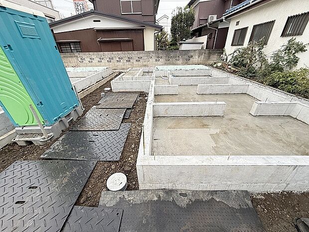 現在建物を建築中です、建築中の物件については現地確認の他、同施工会社の完成施工例のご案内、担当者のプレゼンテーションにてご検討ください。適切なご検討の方法をご説明させて頂きます。 