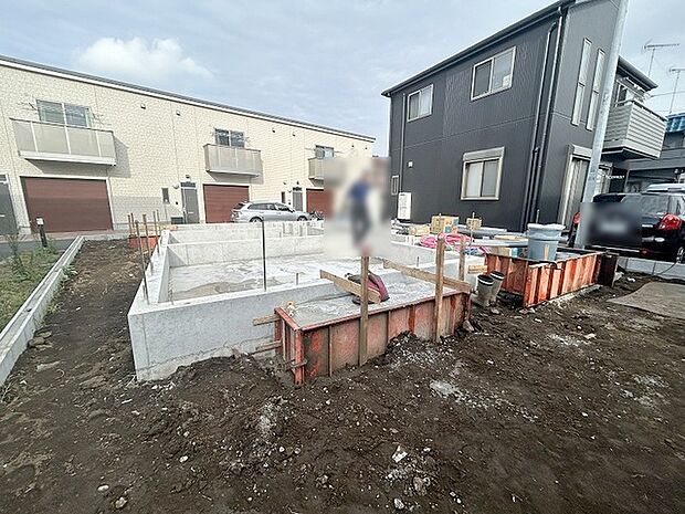 現在建物を建築中です、建築中の物件については現地確認の他、同施工会社の完成施工例のご案内、担当者のプレゼンテーションにてご検討ください。適切なご検討の方法をご説明させて頂きます。