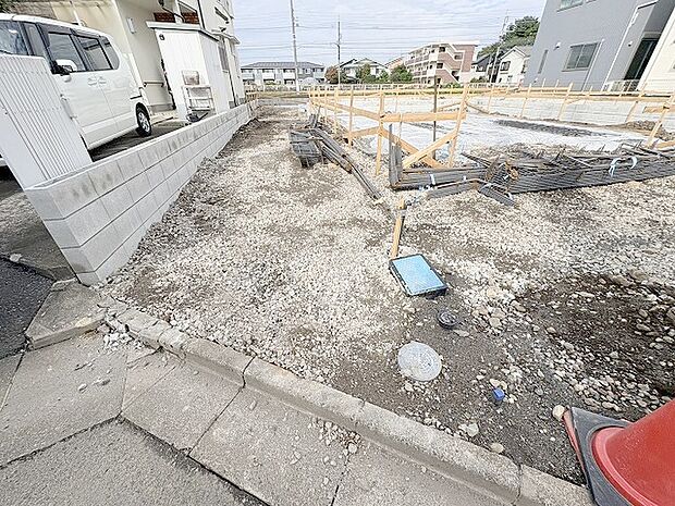 周辺のエリアで他にも沢山売りに出ている物件があります。インターネット掲載前の情報などもありますのでお気軽にお問合せください。まとめてご見学できます。 