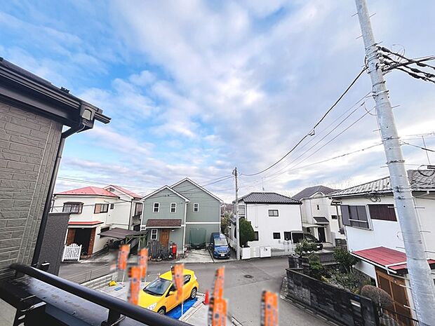 窓からの眺望です。実際に現地で眺望もご確認ください。 